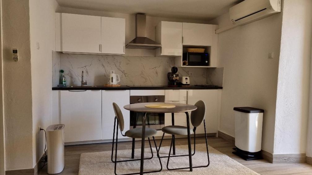 Apartments Gorinka Башка Екстер'єр фото